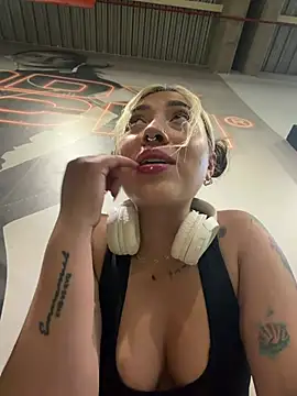 ManuelaVeeleez online show from 07/16/26, 02:39
