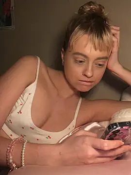 Snapshot of MadeYaLookx chatting on 03/03/26, 04:57 MadeYaLookx online show from 03/03/26, 04:57