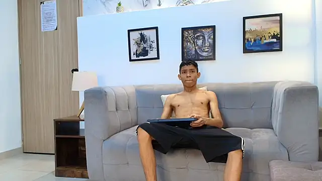 SKINNY BOYXXX online show from 04/11/26, 07:45