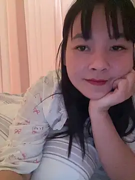 Snapshot of Little_Muse78 chatting on 05/06/26, 01:25 Little Muse78 online show from 05/06/26, 01:25
