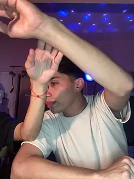 Lucasss2204 online show from 03/19/26, 04:16