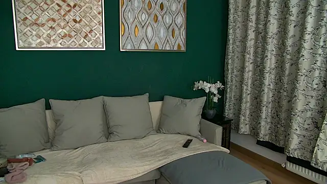 SkinnyNatty online show from 04/05/26, 03:47