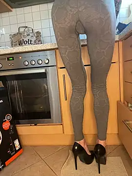 SkinnyLilly online show from 04/09/26, 11:48