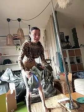 SkinnyLilly online show from 04/13/26, 11:16