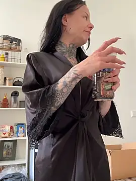 SkinnyLilly online show from 04/27/26, 08:23