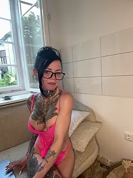SkinnyLilly online show from 05/22/26, 06:46