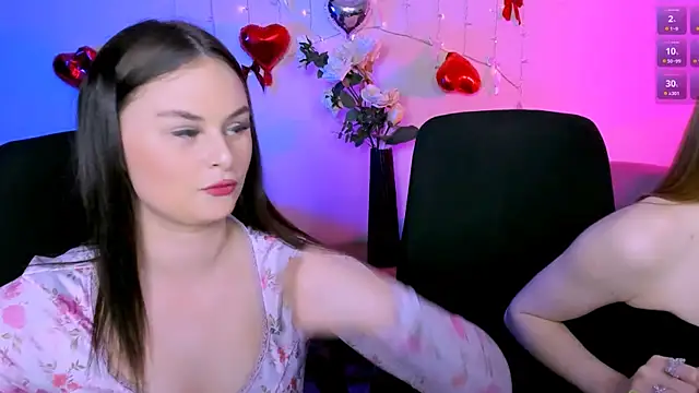 Snapshot of miss_courtney_ chatting on 05/18/26, 11:05 miss courtney online show from 05/18/26, 11:05