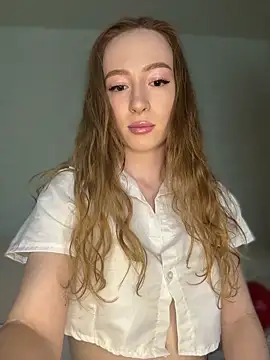Little Candy 18 online show from 05/19/26, 05:58