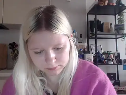 Snapshot of LenaSecret19 chatting on 06/10/26, 06:12 LenaSecret19 online show from 06/10/26, 06:12