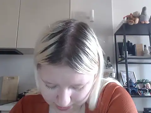 Snapshot of LenaSecret19 chatting on 06/16/26, 05:43 LenaSecret19 online show from 06/16/26, 05:43