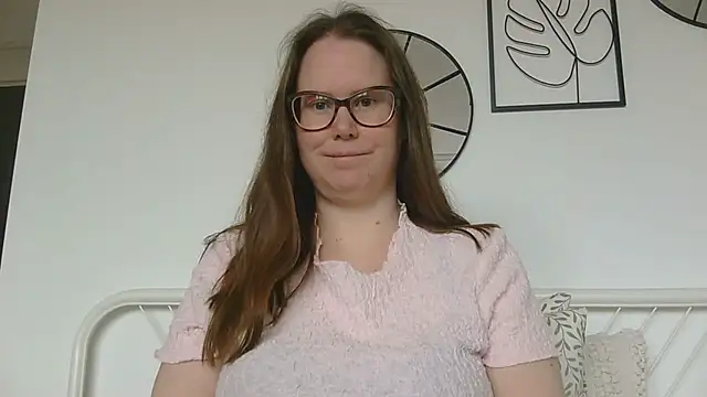 CelineThompson online show from 04/17/26, 02:09