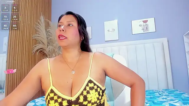 Anthonella Lux online show from 03/19/26, 12:31