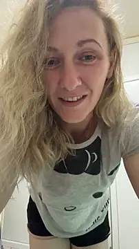 Secret Ladyx online show from 04/18/26, 08:42