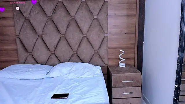 CristineRain online show from 04/18/26, 05:00