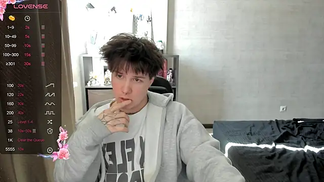 MIya Chinen online show from 04/10/26, 10:42