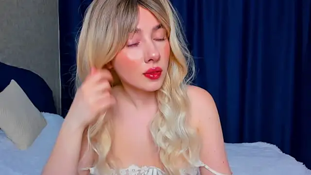 Aria Montclair online show from 04/18/26, 02:26