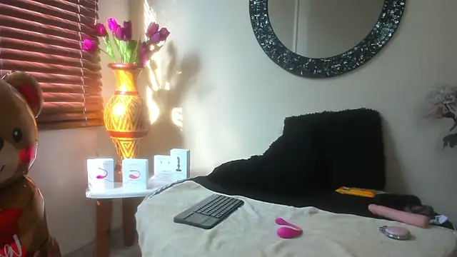 Maye Milf  online show from 04/06/26, 01:01