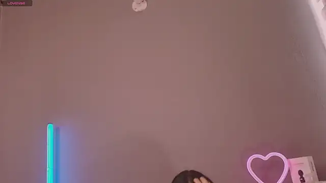 Im Elaris online show from 04/09/26, 02:33