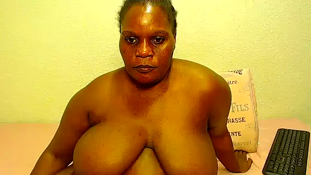 Busty42DDZA online show from 05/10/26, 04:12