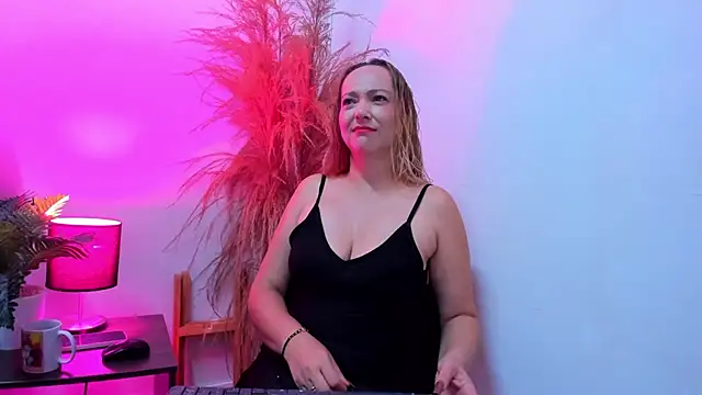 KahiaSmith online show from 07/09/26, 01:04