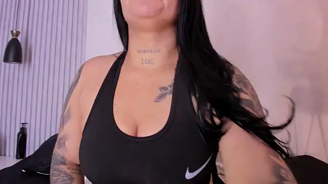 ManuelaMontes  online show from 04/06/26, 11:33