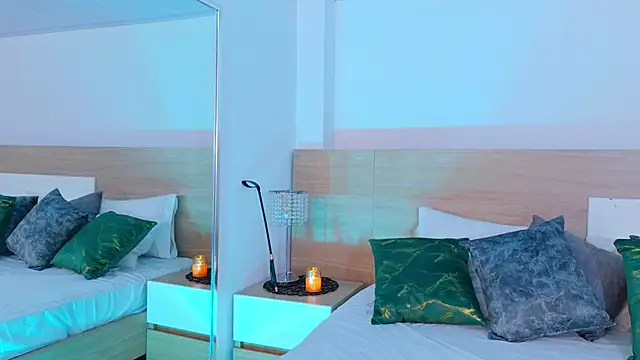 DaphneWayne online show from 06/05/26, 07:30