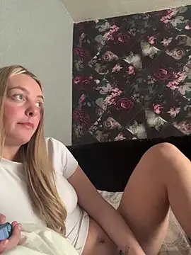 LusciousLailax online show from 04/22/26, 01:34