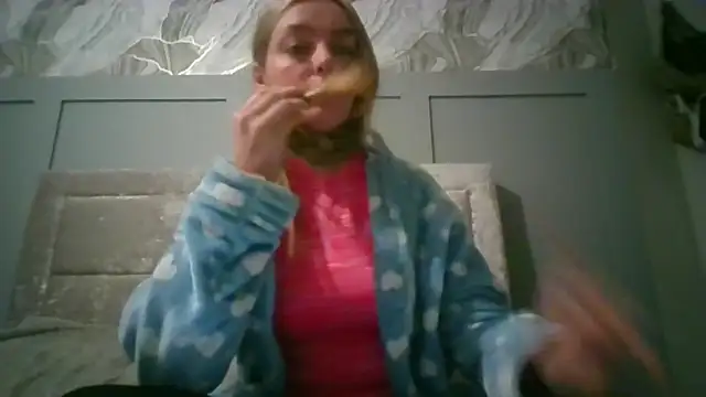 LusciousLailax online show from 04/25/26, 07:44