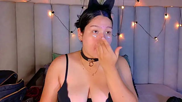 Snapshot of AmatistaSky__ chatting on 05/19/26, 11:38 AmatistaSky online show from 05/19/26, 11:38