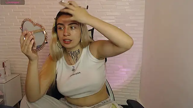 Tamaraa velez online show from 03/13/26, 09:21