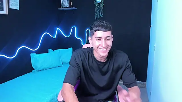 Snapshot of Dark_Valentino_ chatting on 03/04/26, 02:06 Dark Valentino online show from 03/04/26, 02:06