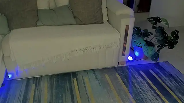 ALEJA R01 online show from 03/27/26, 09:03