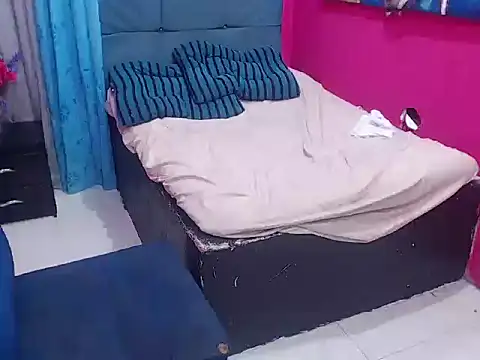 hotsex couple online show from 03/08/26, 02:04