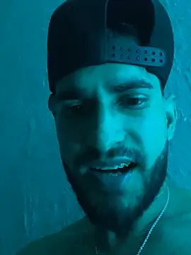 Snapshot of chuly00 chatting on 03/04/26, 04:51 chuly00 online show from 03/04/26, 04:51