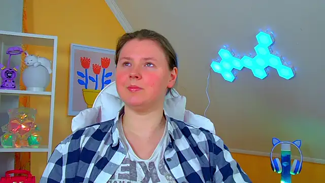 MelodyMoores online show from 04/15/26, 06:31