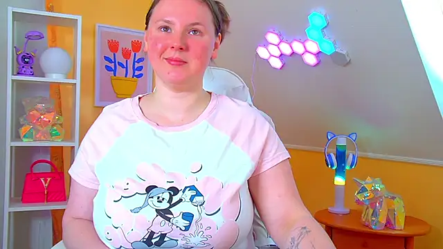 MelodyMoores online show from 04/22/26, 06:38