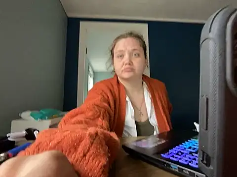 Snapshot of highimmaryjane chatting on 05/14/26, 06:47 highimmaryjane online show from 05/14/26, 06:47