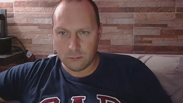 Snapshot of lustonfan chatting on 04/21/26, 02:37 lustonfan online show from 04/21/26, 02:37