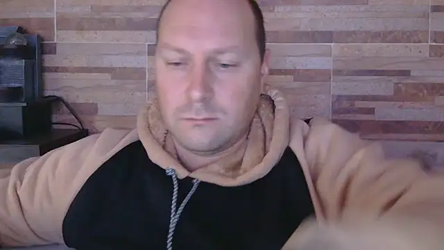 Snapshot of lustonfan chatting on 07/03/26, 12:33 lustonfan online show from 07/03/26, 12:33