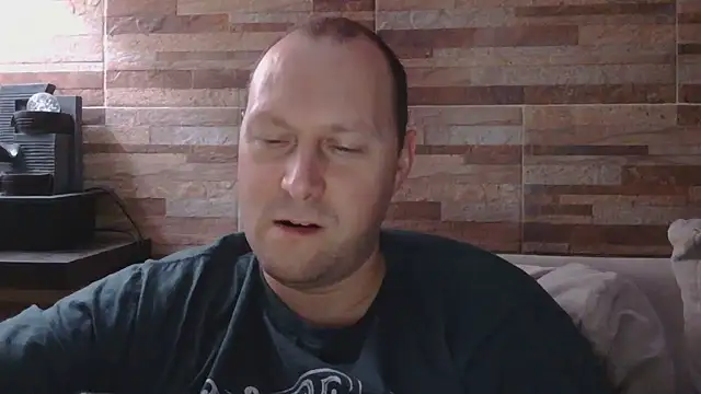 Snapshot of lustonfan chatting on 08/06/26, 11:23 lustonfan online show from 08/06/26, 11:23