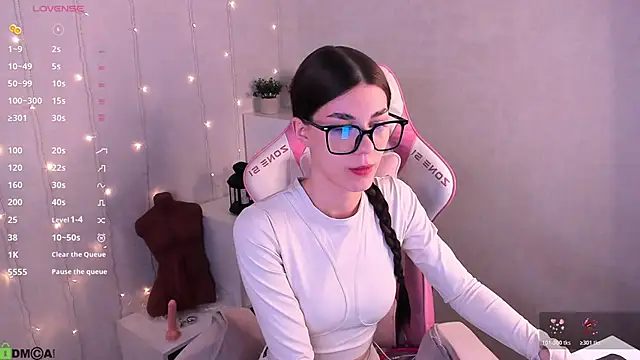 LunaRossaa online show from 03/16/26, 11:53