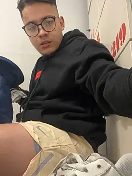 OliverTabordaa online show from 04/02/26, 11:41