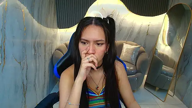 Snapshot of candy_sky_r chatting on 07/11/26, 03:09 candy sky r online show from 07/11/26, 03:09