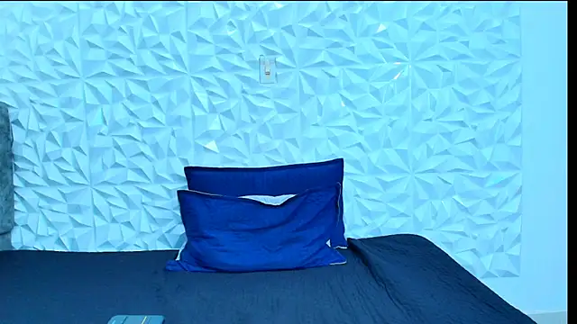 SOPHIA ZC online show from 04/14/26, 07:20