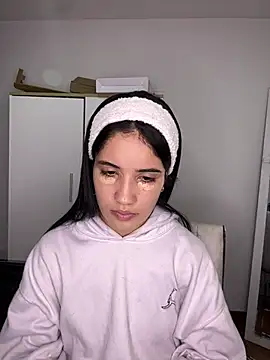 Lucy engel online show from 05/25/26, 11:22
