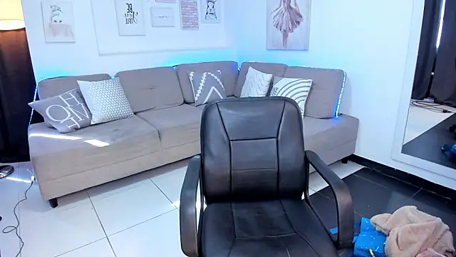 Dana sophiia online show from 04/10/26, 01:27