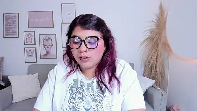 Dana sophiia online show from 04/15/26, 04:30