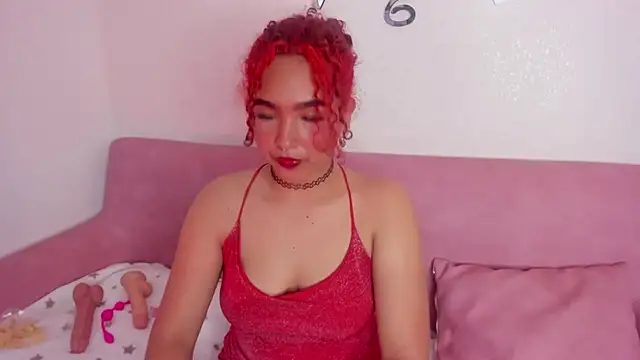 CoralineRed online show from 06/01/26, 07:26