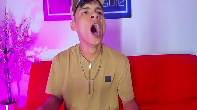 Naughty hot01 online show from 03/05/26, 10:11