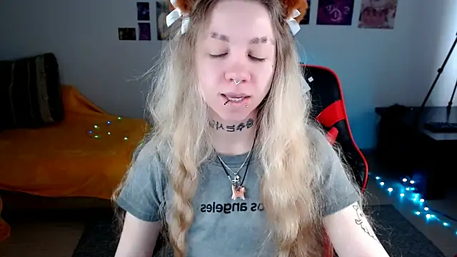 Nica Kawaii online show from 04/28/26, 07:35